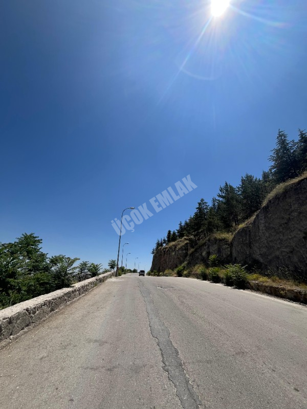 AFYON ÜÇOK EMLAKTAN AKMESCİT MAH 4+1 MÜSTAKİL EV *