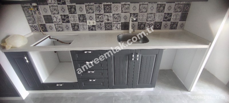 Antre Emlak'tan Kiralık Bahar Mahallesinde Bozyaka Hastanesi yanı 3+1,Doğalgazlı Asansörlü Ebeveyn Banyolu Yeni  Daire