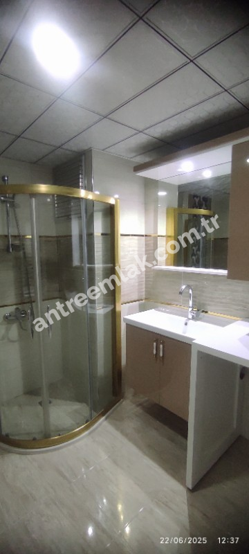 Antre Emlak'tan Kiralık Bahar Mahallesinde Bozyaka Hastanesi yanı 3+1,Doğalgazlı Asansörlü Ebeveyn Banyolu Yeni  Daire
