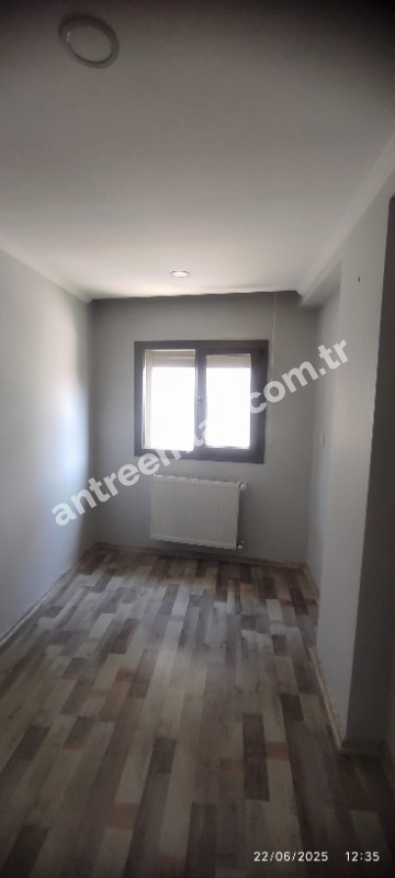 Antre Emlak'tan Kiralık Bahar Mahallesinde Bozyaka Hastanesi yanı 3+1,Doğalgazlı Asansörlü Ebeveyn Banyolu Yeni  Daire