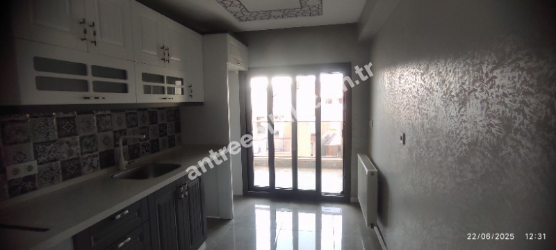 Antre Emlak'tan Kiralık Bahar Mahallesinde Bozyaka Hastanesi yanı 3+1,Doğalgazlı Asansörlü Ebeveyn Banyolu Yeni  Daire