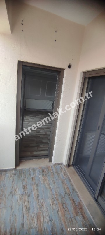 Antre Emlak'tan Kiralık Bahar Mahallesinde Bozyaka Hastanesi yanı 3+1,Doğalgazlı Asansörlü Ebeveyn Banyolu Yeni  Daire