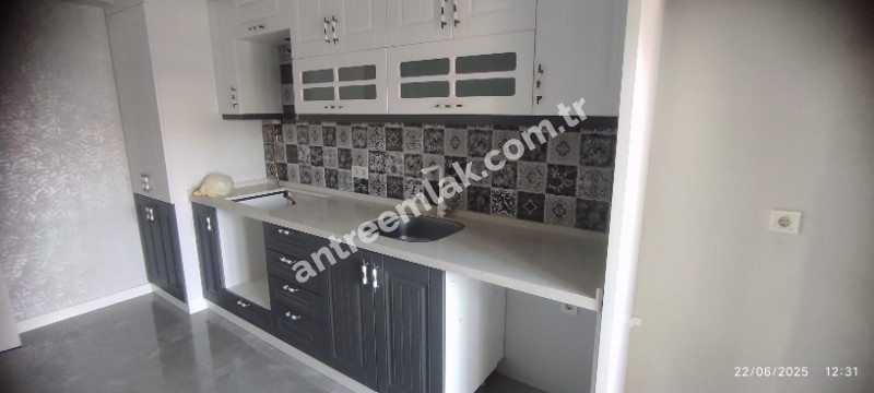 Antre Emlak'tan Kiralık Bahar Mahallesinde Bozyaka Hastanesi yanı 3+1,Doğalgazlı Asansörlü Ebeveyn Banyolu Yeni  Daire