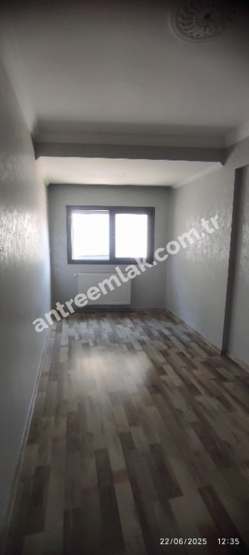 Antre Emlak'tan Kiralık Bahar Mahallesinde Bozyaka Hastanesi yanı 3+1,Doğalgazlı Asansörlü Ebeveyn Banyolu Yeni  Daire