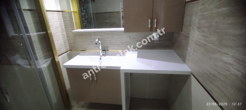 Antre Emlak'tan Kiralık Bahar Mahallesinde Bozyaka Hastanesi yanı 3+1,Doğalgazlı Asansörlü Ebeveyn Banyolu Yeni  Daire
