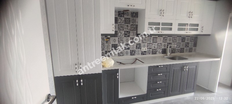 Antre Emlak'tan Kiralık Bahar Mahallesinde Bozyaka Hastanesi yanı 3+1,Doğalgazlı Asansörlü Ebeveyn Banyolu Yeni  Daire