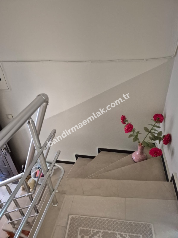 Balıkesir  Bandırma Şirinçavuş Mahallesi’nde Denize 100 Metre Mesafede Satılık 3+1 Villa