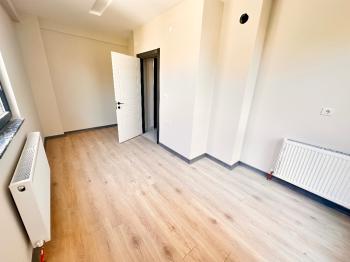 GÜVENAY – ÇORUM BAHÇELİEVLER HACI BEKTAŞ ALTI – SATILIK SIFIR 1+1 ARA KAT DAİRE