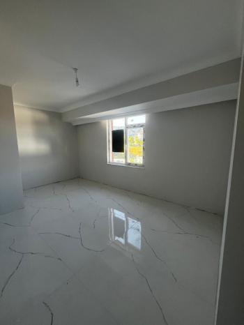 ÜNİVERSİTE BÖLGESİNDE SATILIK SIFIR 1+1 DAİRE