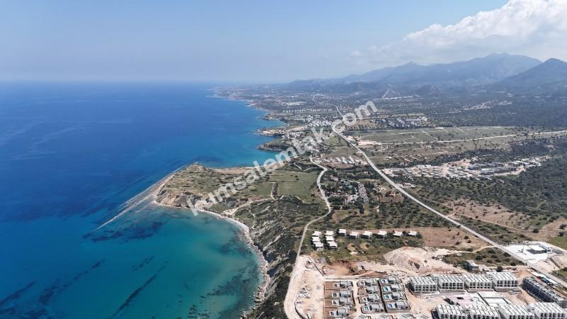 GİRNE BAHÇELİ BÖLGESİNDE DENİZ KENARI 4 + 1 DUBLEX VİLLA