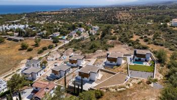 Kıbrıs Girne Çatalköy Bölgesinnde  950 m2 Arsa İçersinde Türk Koçanlı  Satılık Lüx 4+1 Deniz Manzaralı Villa 