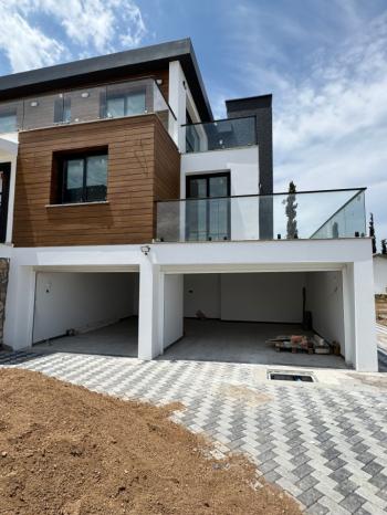 Kıbrıs Girne Çatalköy Bölgesinnde  950 m2 Arsa İçersinde Türk Koçanlı  Satılık Lüx 4+1 Deniz Manzaralı Villa 