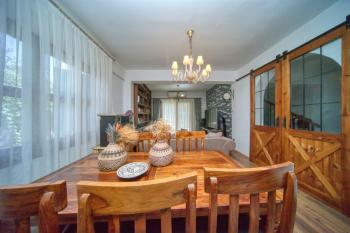 Kıbrıs Girne Çatalköy'de Satılık 4+1 Havuzlu ve Yardımcı Odalı Villa