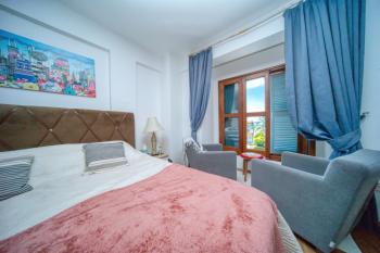Kıbrıs Girne Çatalköy'de Satılık 4+1 Havuzlu ve Yardımcı Odalı Villa