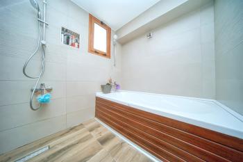Kıbrıs Girne Çatalköy'de Satılık 4+1 Havuzlu ve Yardımcı Odalı Villa