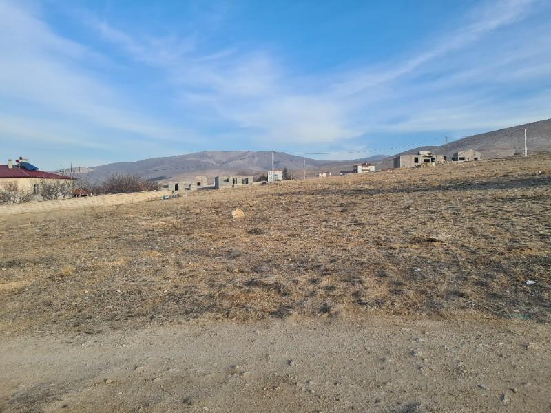 NİĞDE  FATİH   EMLAKTANYENİ GÜMÜŞTE 614 M2 SATILIK ARSA 