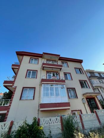AFYON ÜÇOK EMLAKTAN ! FATİH TE FIRSAT 3+1 ARAKAT KUPON DAİRE