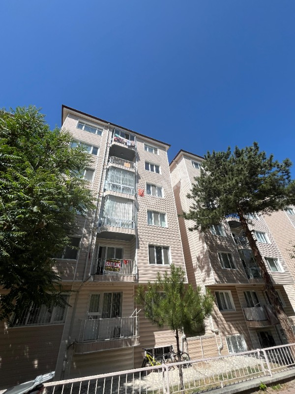 AFYON ÜÇOK EMLAKTAN ÖRENEKEVLER MAH SATILIK 3+1 ARAKAT DAİRE