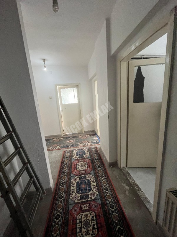 AFYON ÜÇOK EMLAKTAN ÖRENEKEVLER MAH SATILIK 3+1 ARAKAT DAİRE