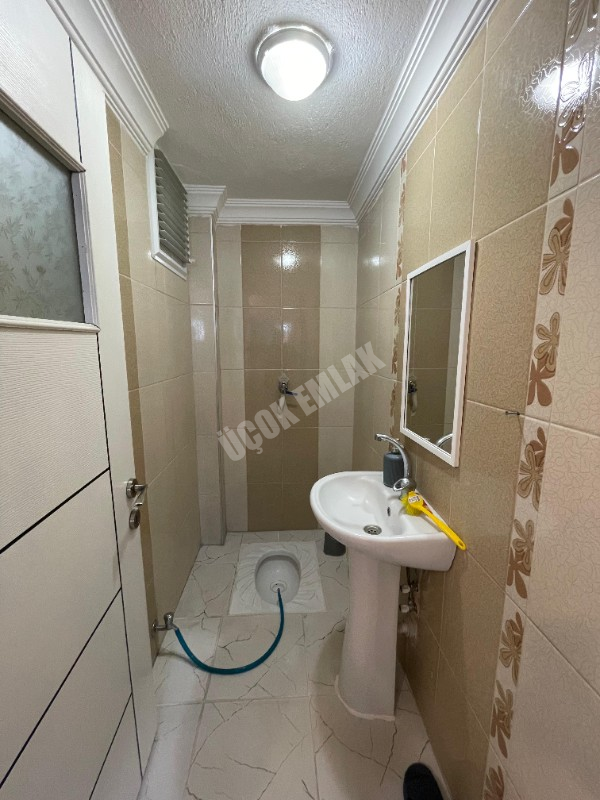 AFYON ÜÇOK EMLAKTAN ! FATİH TE FIRSAT 3+1 ARAKAT KUPON DAİRE