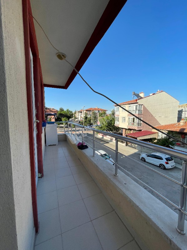 AFYON ÜÇOK EMLAKTAN ! FATİH TE FIRSAT 3+1 ARAKAT KUPON DAİRE