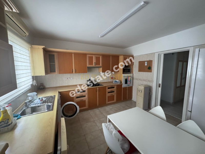 Girne Lord's Palace Hotel Yanında Full Eşyalı Kiralık 3+1 Daire