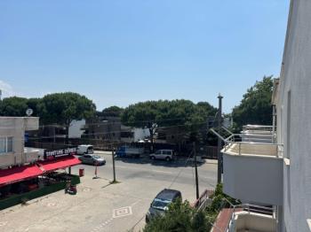 AKÇAY ALTINKUM ANA CADDE ÜSTÜ APT 4+1 FIRSAT DUBLEX 