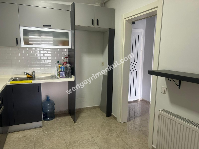 KARTAL YAKACIK HÜRRİYET SİTE İÇİ HAVUZLU KAPALI OTOPARKLI SATILIK LÜKS DAİRE