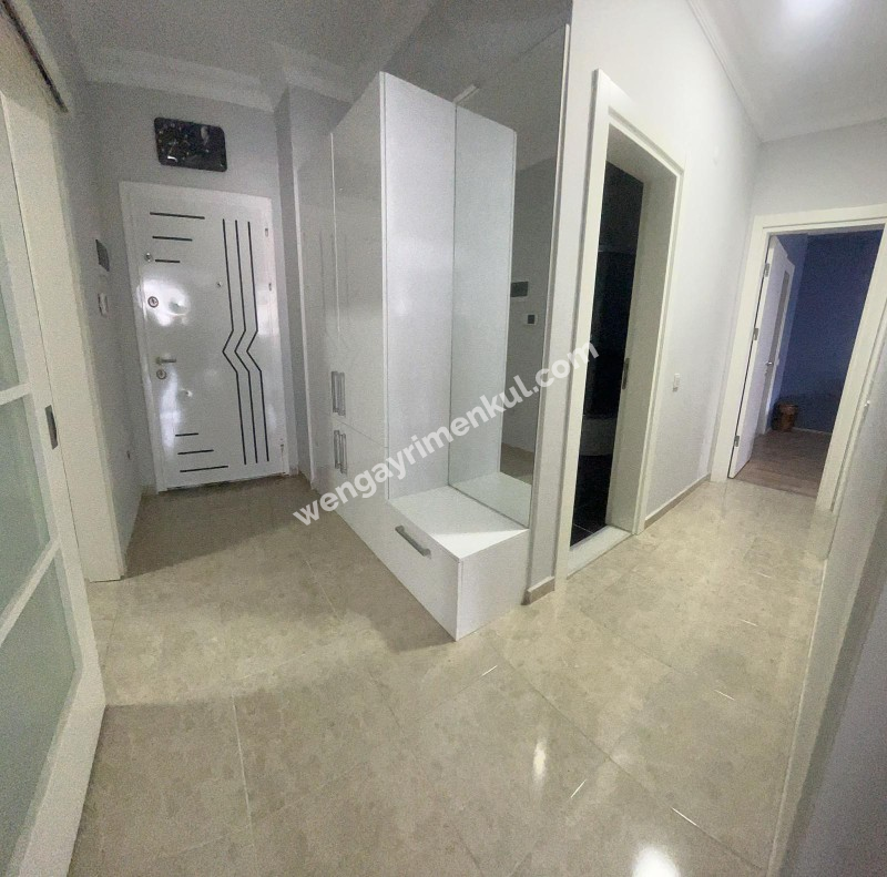 KARTAL YAKACIK HÜRRİYET SİTE İÇİ HAVUZLU KAPALI OTOPARKLI SATILIK LÜKS DAİRE