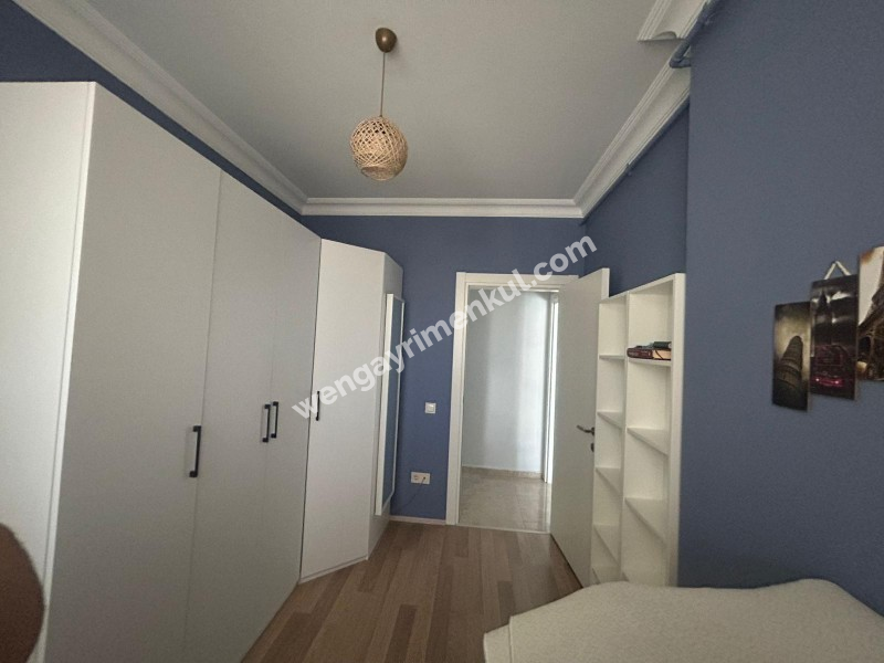 KARTAL YAKACIK HÜRRİYET SİTE İÇİ HAVUZLU KAPALI OTOPARKLI SATILIK LÜKS DAİRE