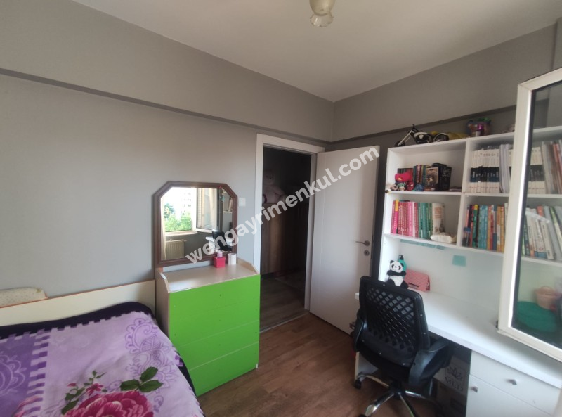 Ümraniye Mehmet Akif Mahallesi'nde Merkezi Konumda Kiralık 3+1 Site Dairesi