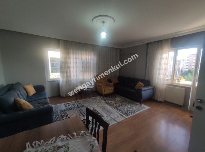 Ümraniye Mehmet Akif Mahallesi'nde Merkezi Konumda Kiralık 3+1 Site Dairesi