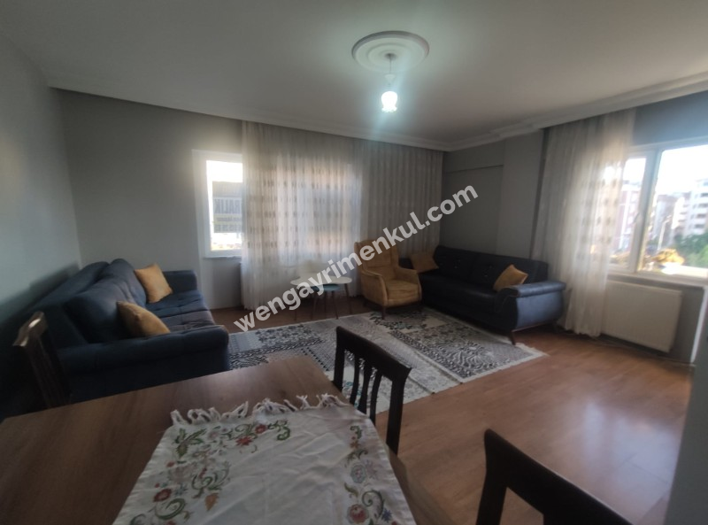 Ümraniye Mehmet Akif Mahallesi'nde Merkezi Konumda Kiralık 3+1 Site Dairesi