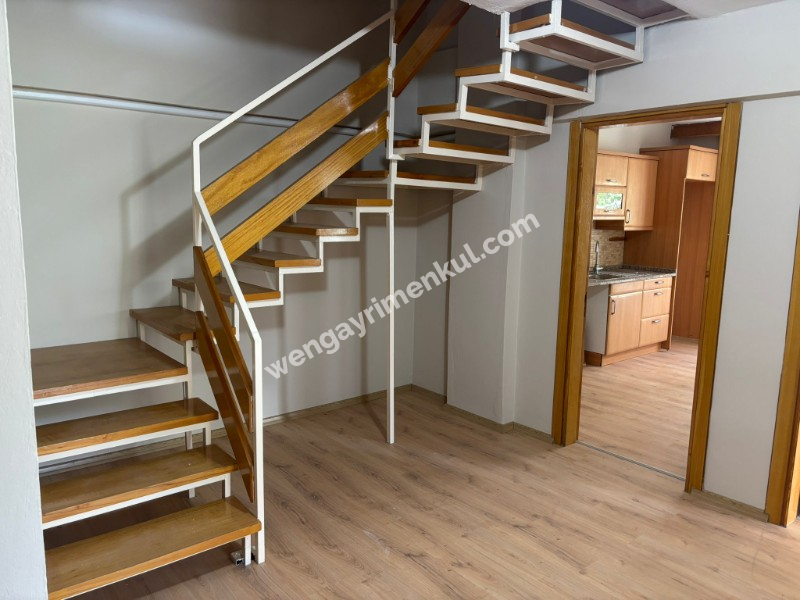 AKÇAY ALTINKUM ANA CADDE ÜSTÜ APT 4+1 FIRSAT DUBLEX 