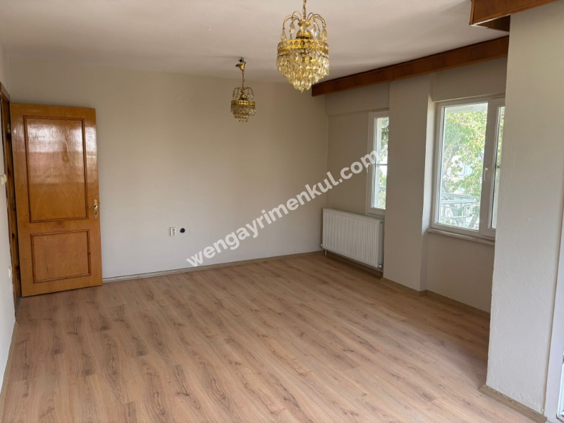 AKÇAY ALTINKUM ANA CADDE ÜSTÜ APT 4+1 FIRSAT DUBLEX 