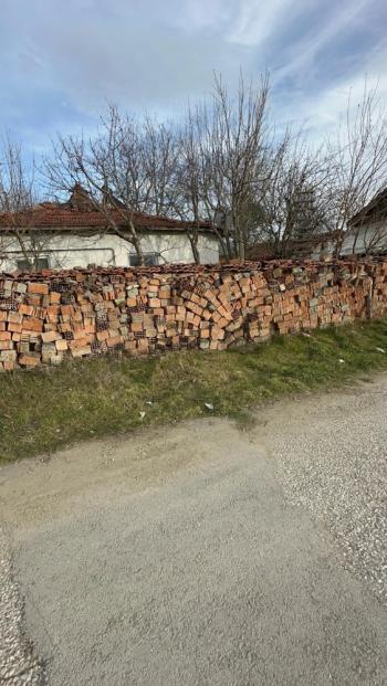 GÜVENAY - ÇORUM Buharaevler Kamışlıevler Mevkii'nde 260 m² İçerisinde Evi Olan Satılık Arsa!