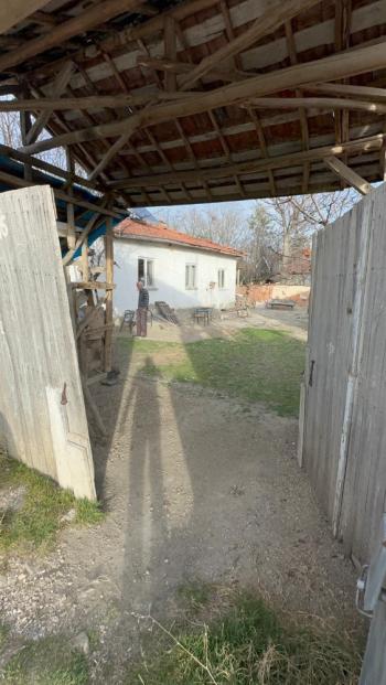 GÜVENAY - ÇORUM Buharaevler Kamışlıevler Mevkii'nde 260 m² İçerisinde Evi Olan Satılık Arsa!