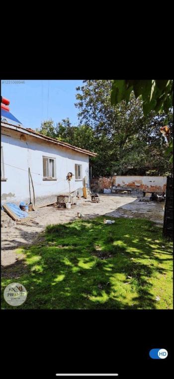 GÜVENAY - ÇORUM Buharaevler Kamışlıevler Mevkii'nde 260 m² İçerisinde Evi Olan Satılık Arsa!