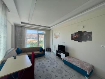 AFYON ÜÇOK EMLAKTAN SELÇUKLU MAH KİRALIK 1+1 EŞYALI ARAKAT DAİRE