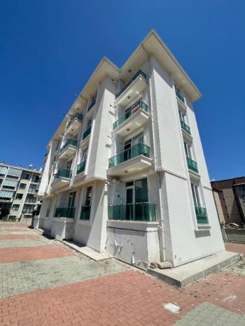 AFYON ÜÇOK EMLAKTAN SELÇUKLU MAH KİRALIK 1+1 EŞYALI ARAKAT DAİRE