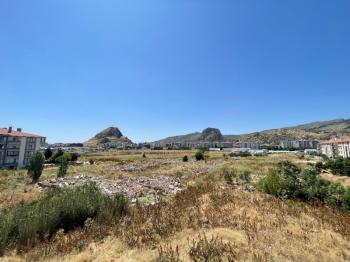 AFYON ÜÇOK EMLAKTAN SELÇUKLU MAH KİRALIK 1+1 EŞYALI ARAKAT DAİRE