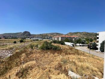 AFYON ÜÇOK EMLAKTAN SELÇUKLU MAH KİRALIK 1+1 EŞYALI ARAKAT DAİRE