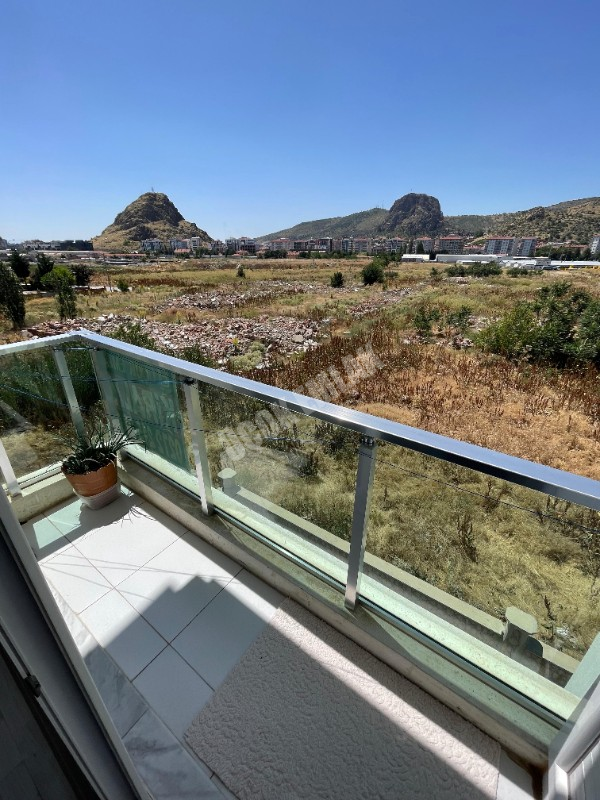 AFYON ÜÇOK EMLAKTAN SELÇUKLU MAH KİRALIK 1+1 EŞYALI ARAKAT DAİRE
