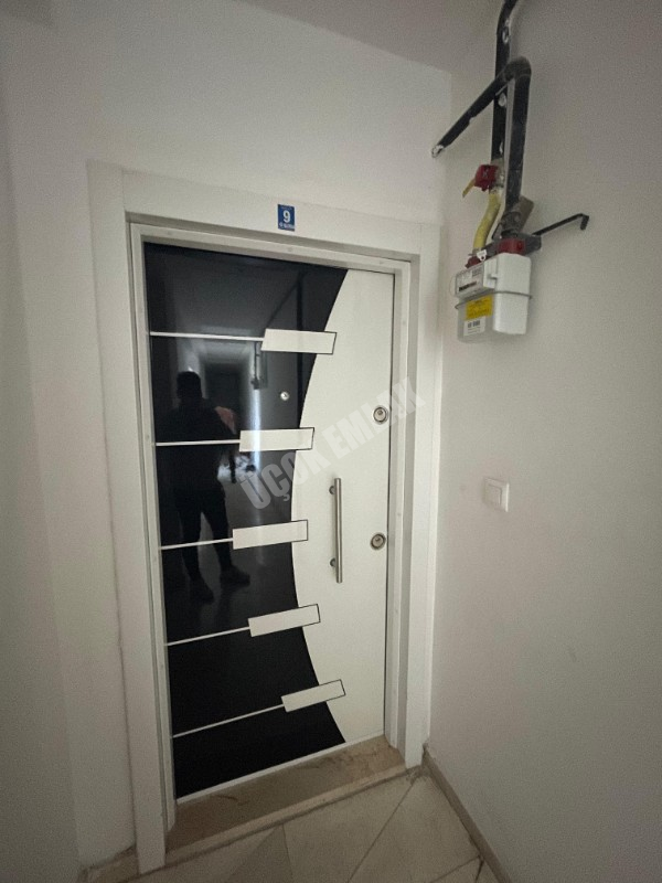 AFYON ÜÇOK EMLAKTAN SELÇUKLU MAH KİRALIK 1+1 EŞYALI ARAKAT DAİRE