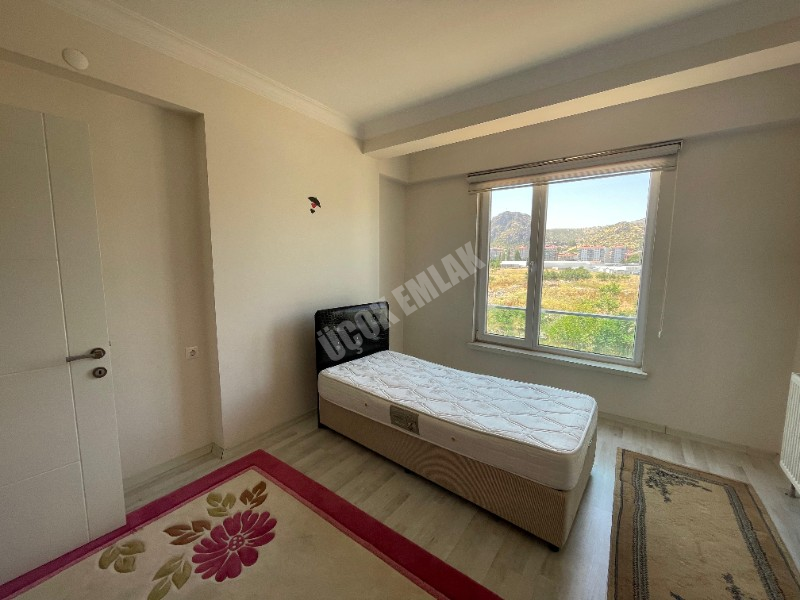 AFYON ÜÇOK EMLAKTAN SELÇUKLU MAH KİRALIK 1+1 EŞYALI ARAKAT DAİRE