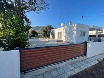 Girne Dikmen Bölgesinde GENİŞ BAHÇELİ AYLIK ÖDEMELİ KİRALIK  3+1 MÜSTAKİL EV