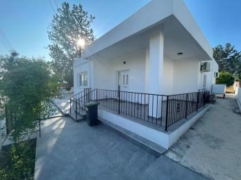 Girne Dikmen Bölgesinde GENİŞ BAHÇELİ AYLIK ÖDEMELİ KİRALIK  3+1 MÜSTAKİL EV