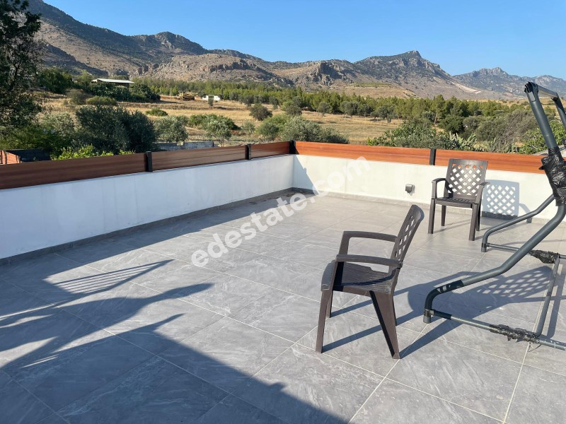 Girne Dikmen Bölgesinde GENİŞ BAHÇELİ AYLIK ÖDEMELİ KİRALIK  3+1 MÜSTAKİL EV