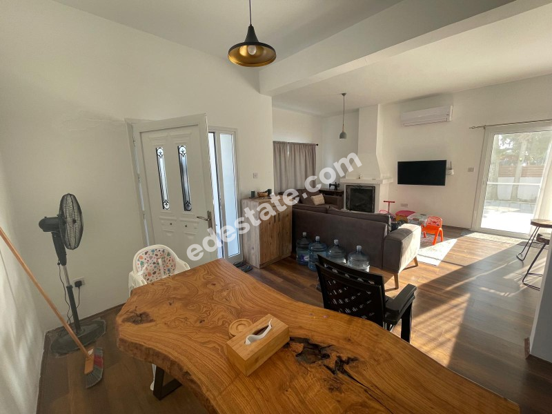 Girne Dikmen Bölgesinde GENİŞ BAHÇELİ AYLIK ÖDEMELİ KİRALIK  3+1 MÜSTAKİL EV