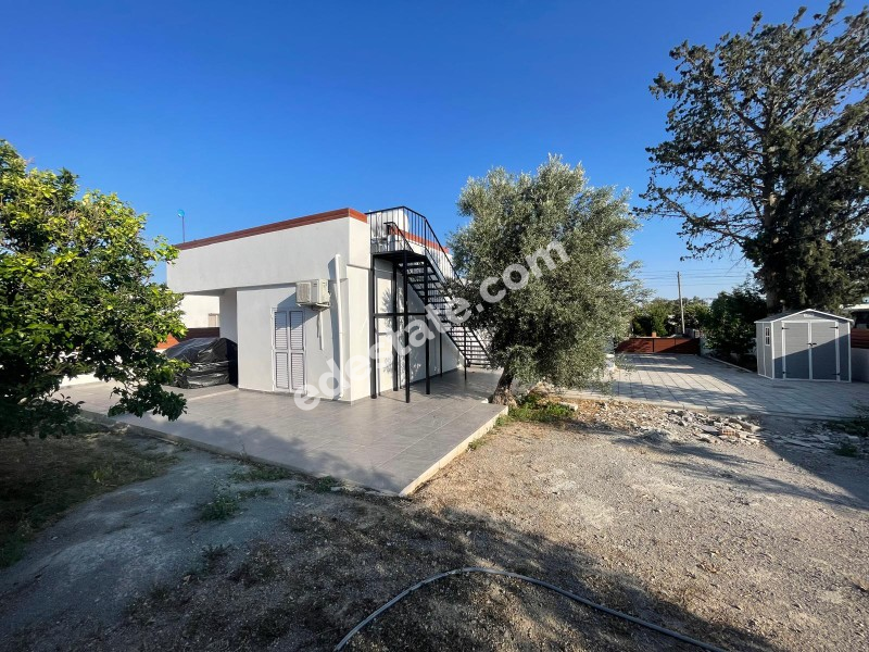 Girne Dikmen Bölgesinde GENİŞ BAHÇELİ AYLIK ÖDEMELİ KİRALIK  3+1 MÜSTAKİL EV